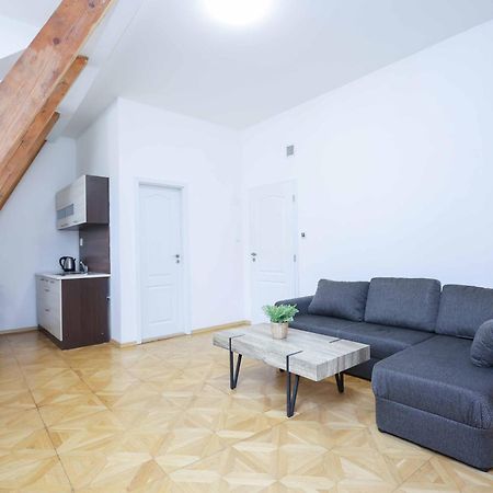 Beethoven Apartments Bratislava Buitenkant foto