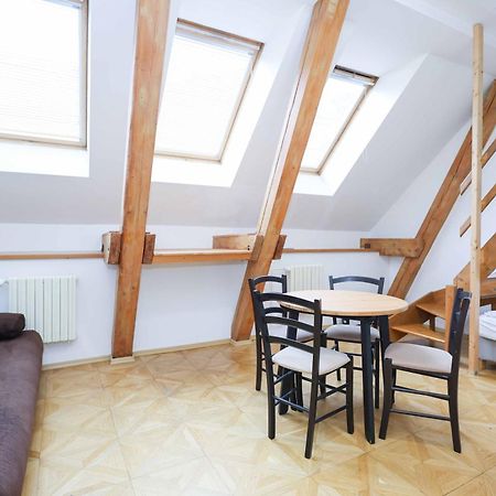 Beethoven Apartments Bratislava Buitenkant foto