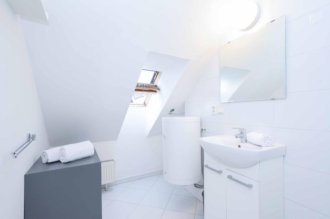 Beethoven Apartments Bratislava Buitenkant foto