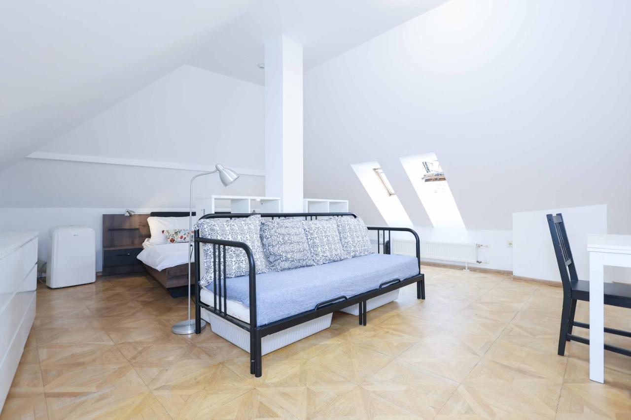 Beethoven Apartments Bratislava Buitenkant foto