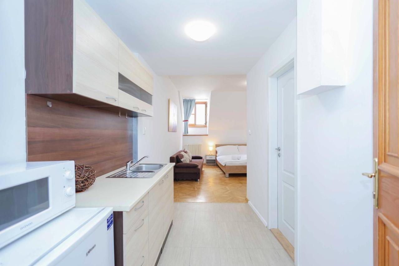 Beethoven Apartments Bratislava Buitenkant foto
