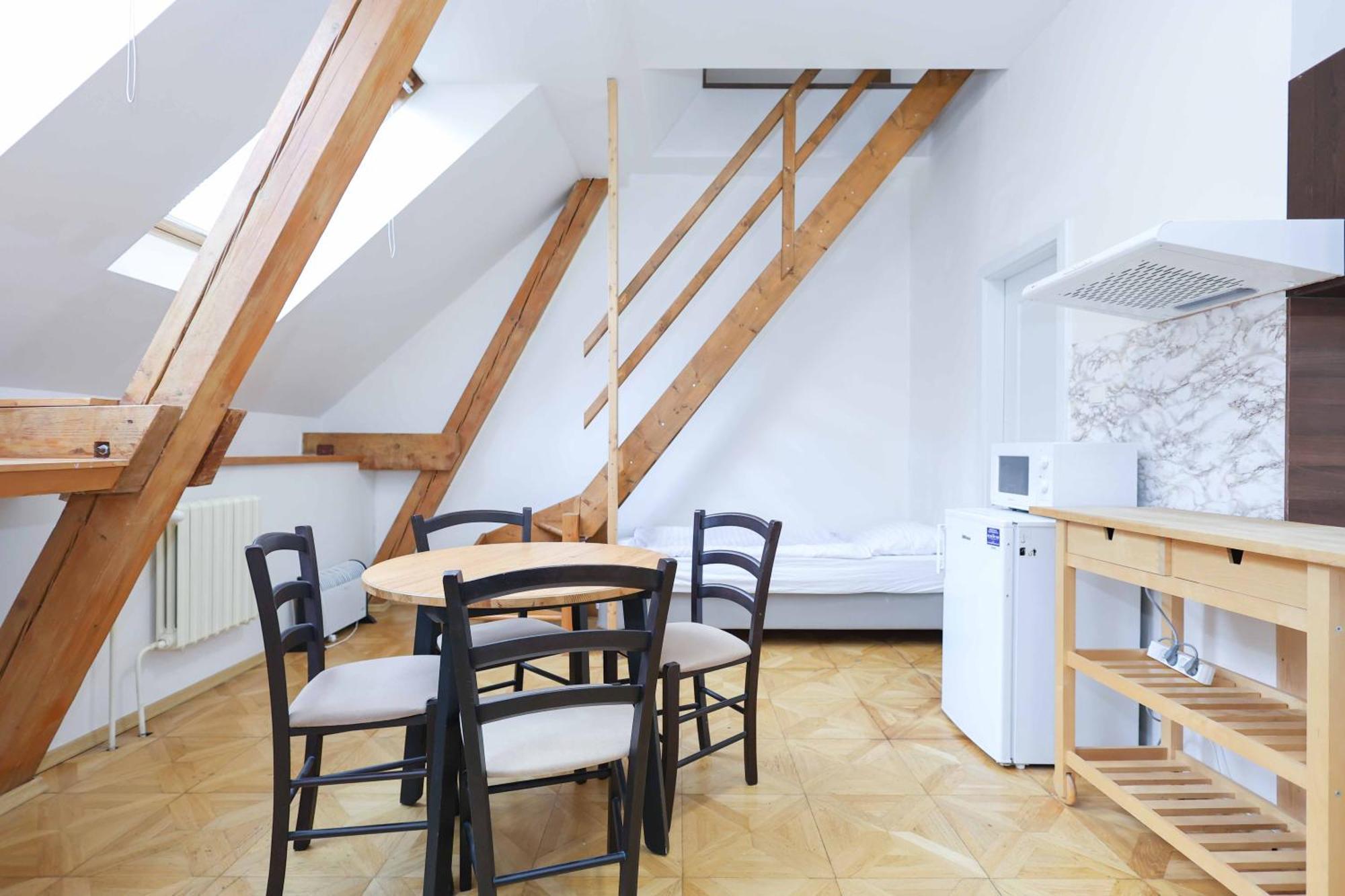 Beethoven Apartments Bratislava Buitenkant foto